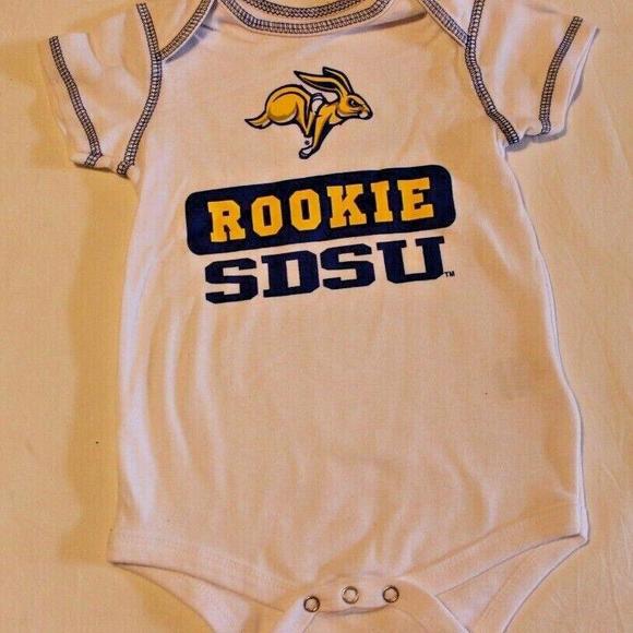 NEW 3 LOT INFANT NCAA SD SOUTH DAKOTA STATE JACKRABBITS ONE-PIECE BODYSUITS - Picture 4 of 6